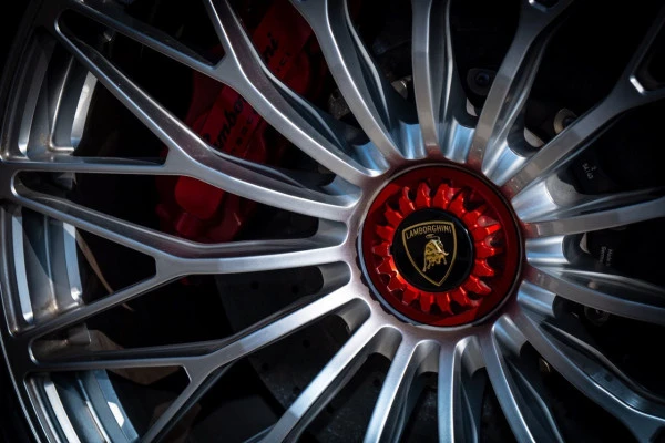  Red Lamborghini Aventador S Photo 5