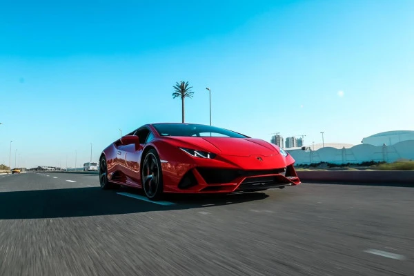  Rouge Lamborghini Huracan Evo Coupe Photo 3