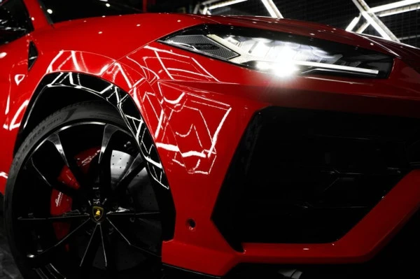  Rosso Lamborghini Urus Photo 5