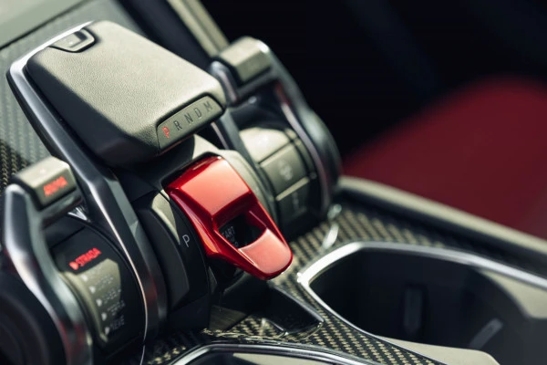  Red Lamborghini Urus Photo 6