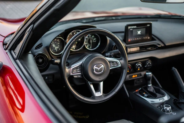  Rouge Mazda MX-5 Photo 4