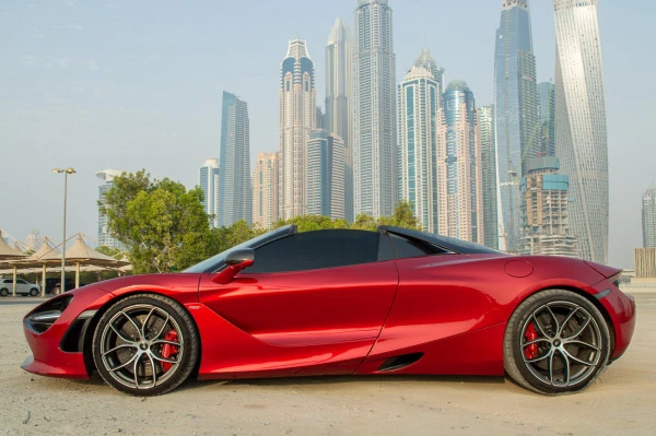  Red McLaren 720 S Spyder Photo 2