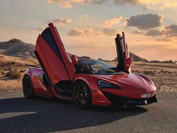  Red McLaren 570S Photo 8