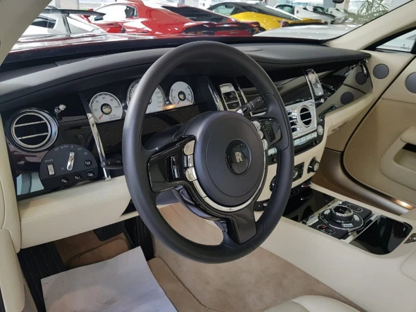  rojo Rolls Royce Wraith Photo 6