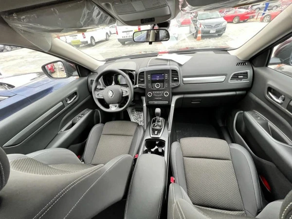  Red Renault Koleos Photo 10