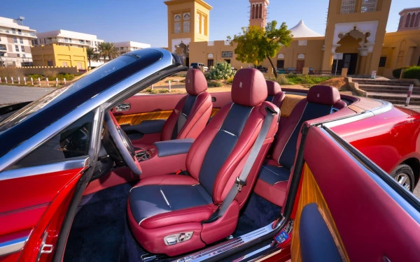  Красный Rolls Royce Dawn Photo 9