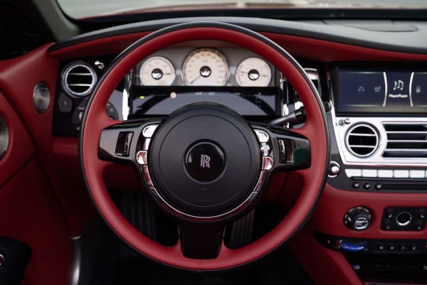  Rouge Rolls Royce Dawn Photo 13