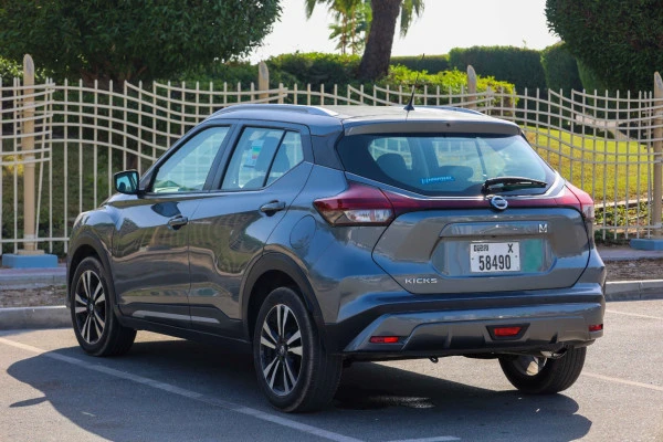  Gris Nissan Kicks Photo 7