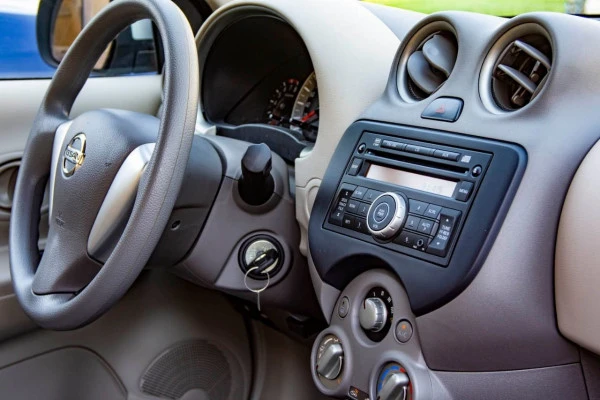  Silver Grey Nissan Micra Photo 4