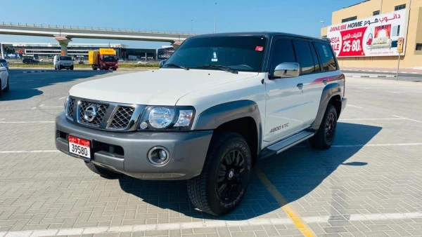  Белый Nissan Patrol Super Safari Photo 2
