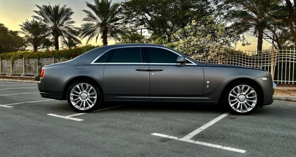  Silver Grey Rolls Royce Ghost Photo 2