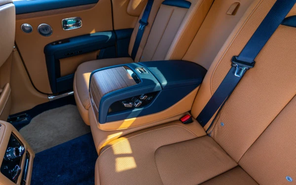  Gris plateado Rolls Royce Ghost Photo 6