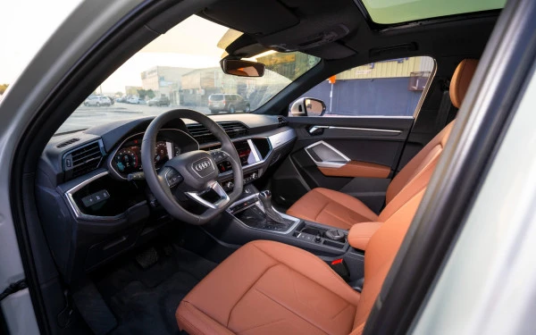  Silver Audi Q3 Sportback Photo 5