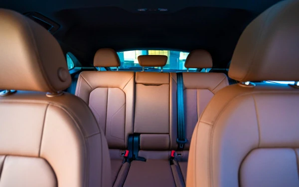  Silver Audi Q3 Sportback Photo 8