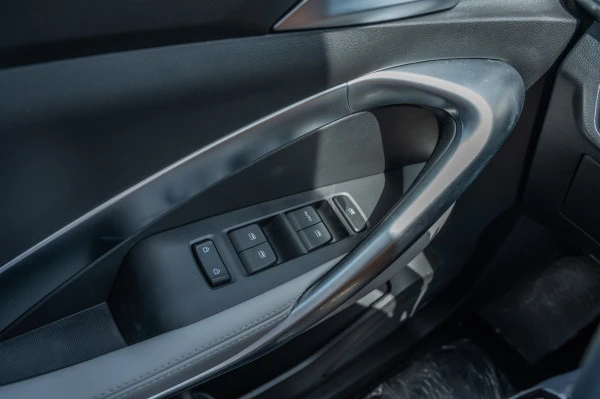  Argent Chevrolet Captiva Photo 12