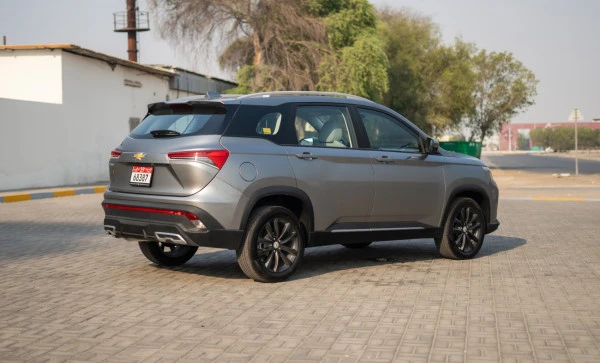  Silver Chevrolet Captiva Photo 5