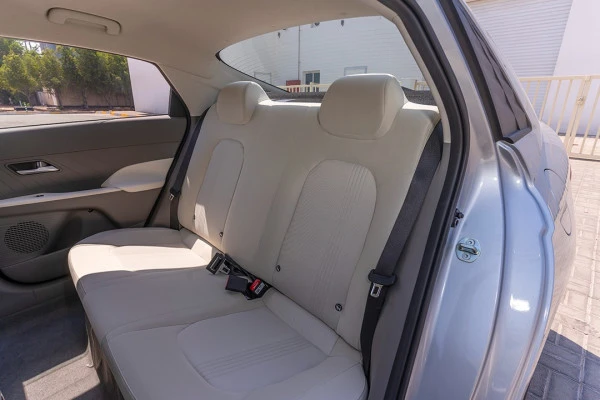  Silver Hyundai Accent Photo 3