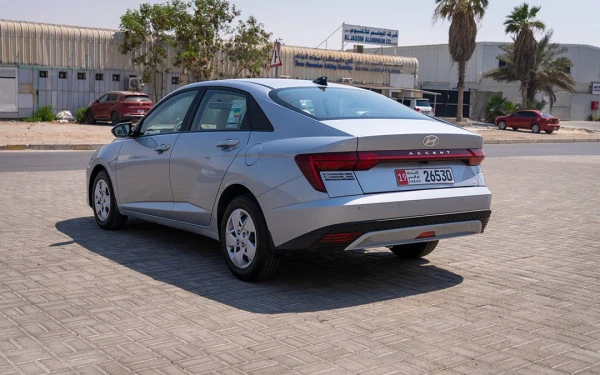  Silver Hyundai Accent Photo 4