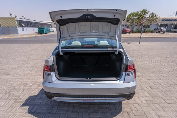  Silver Hyundai Accent Photo 9