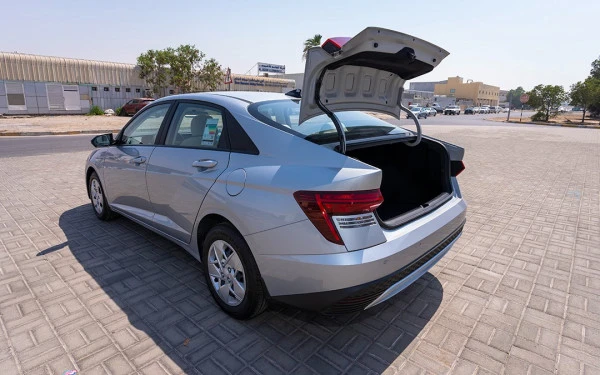  Silver Hyundai Accent Photo 10