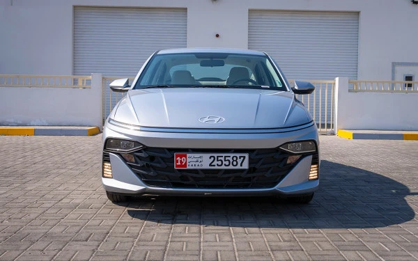  Silber Hyundai Accent Photo 2