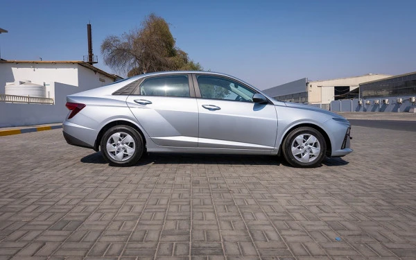  Silber Hyundai Accent Photo 3