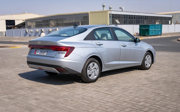  Silber Hyundai Accent Photo 5