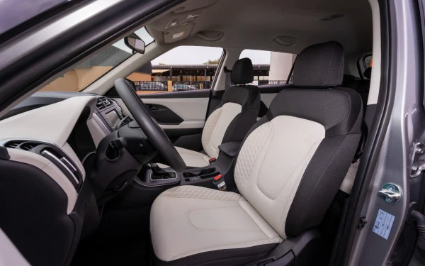  Silver Hyundai Creta Photo 6