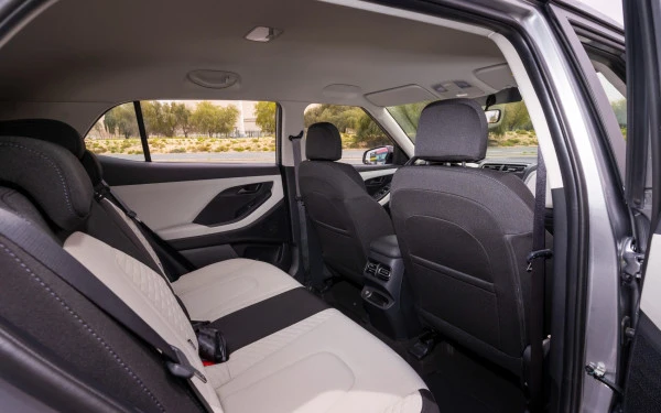 Silver Hyundai Creta Photo 11