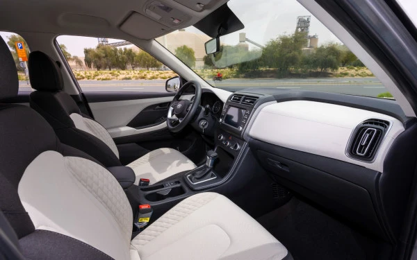  Silver Hyundai Creta Photo 12