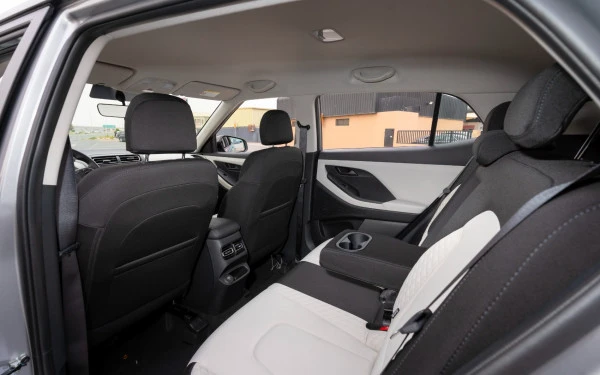  فضة هيونداي كريتا Photo 8