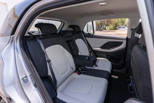  Silver Hyundai Creta Photo 5