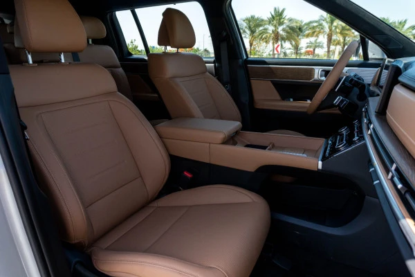  Silver Hyundai Santa Fe Photo 7