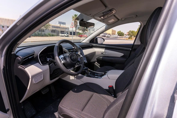  Silber Hyundai Tucson Photo 6