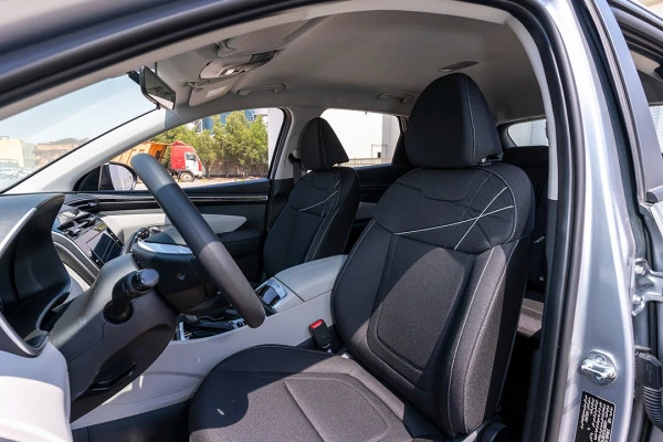  Silber Hyundai Tucson Photo 9