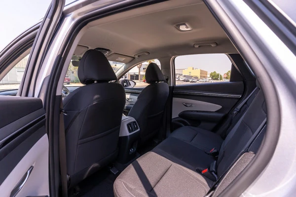  Silber Hyundai Tucson Photo 10