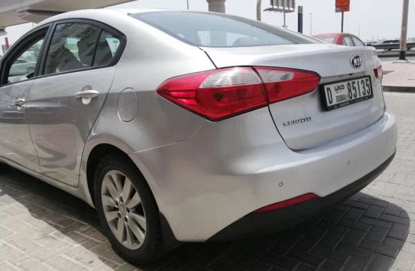  Silver KIA Cerato Photo 4