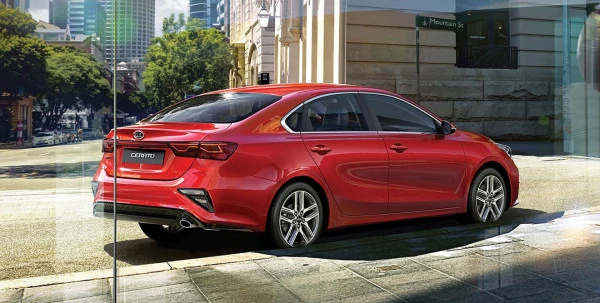  Argento KIA Cerato Photo 7