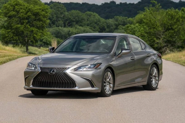  Silver Lexus ES Series Photo 4