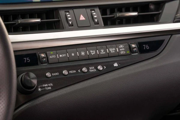  Silver Lexus ES Series Photo 6