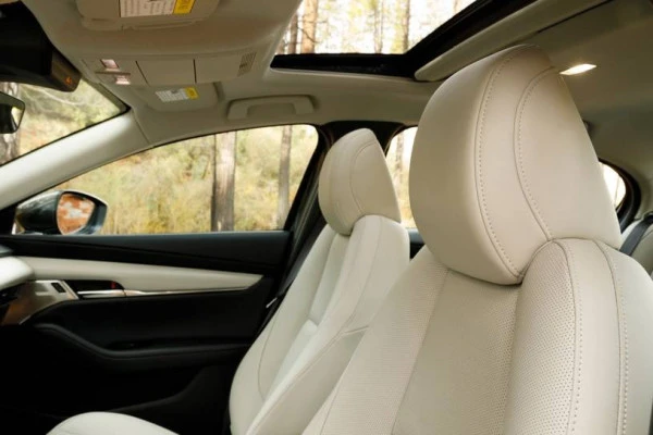  Silver Mazda 3 Photo 9