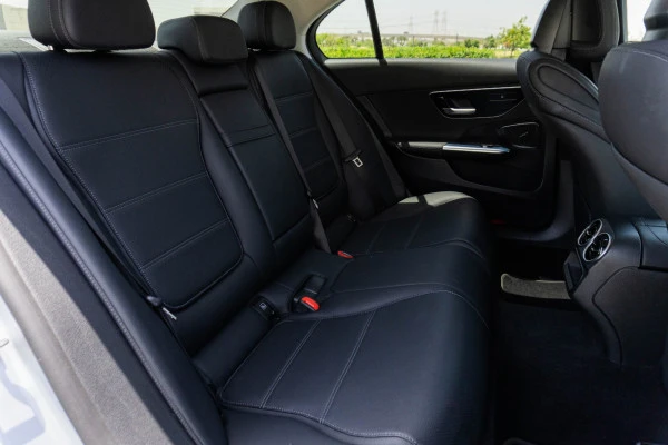  فضة مرسيدس سي ٢٠٠ Photo 6