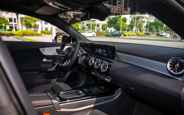  Silber Mercedes CLA200 Photo 6