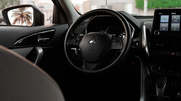  Silver Mitsubishi Eclipse Cross Photo 4