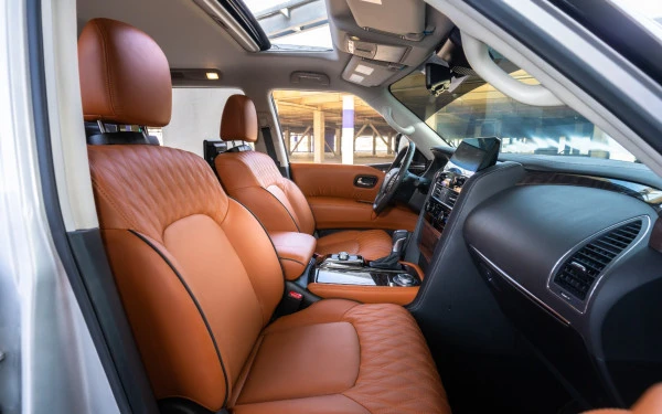  Silver Nissan Patrol V6 Photo 4