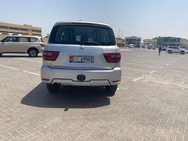  Черный Nissan Patrol Photo 8