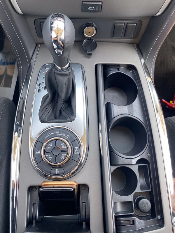  Черный Nissan Patrol Photo 17