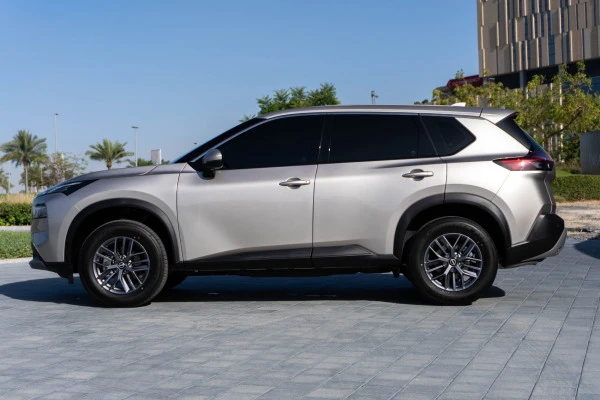  Silver Nissan Xtrail Photo 2