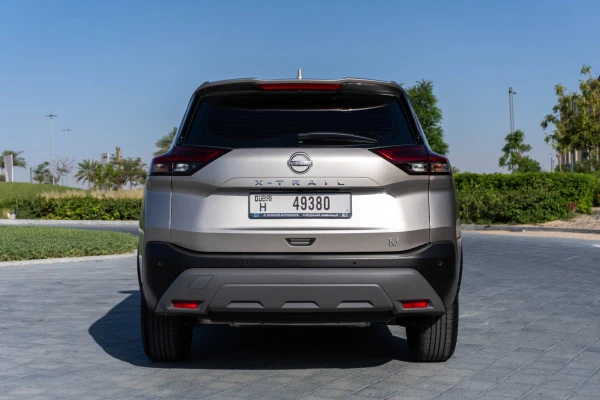  Silver Nissan Xtrail Photo 4