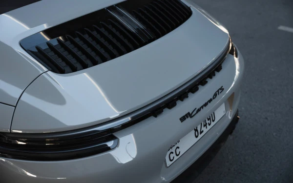  Argent Porsche 911 Carrera GTS Photo 2